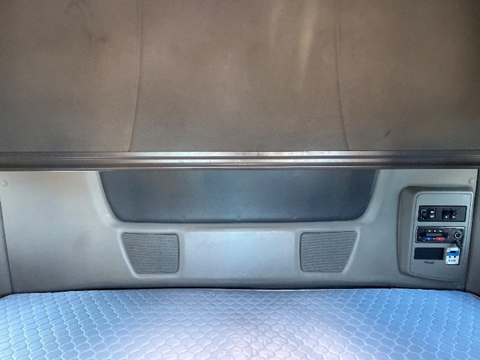 Sleeper Tractor-Heavy Duty Tractors-International-2020-LT625-El Paso-TX-744,340\n\t\tmiles-$ 28,750 - Image 16