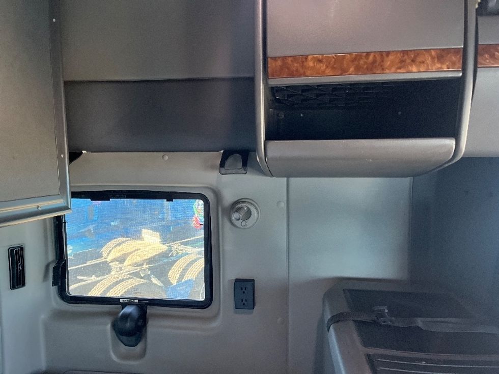 Sleeper Tractor-Heavy Duty Tractors-International-2020-LT625-El Paso-TX-744,340\n\t\tmiles-$ 28,750 - Image 18