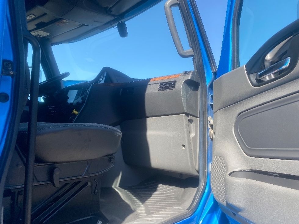 Sleeper Tractor-Heavy Duty Tractors-International-2020-LT625-El Paso-TX-745,360\n\t\tmiles-$ 28,500 - Image 13