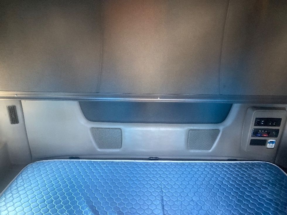 Sleeper Tractor-Heavy Duty Tractors-International-2020-LT625-El Paso-TX-745,360\n\t\tmiles-$ 28,500 - Image 16