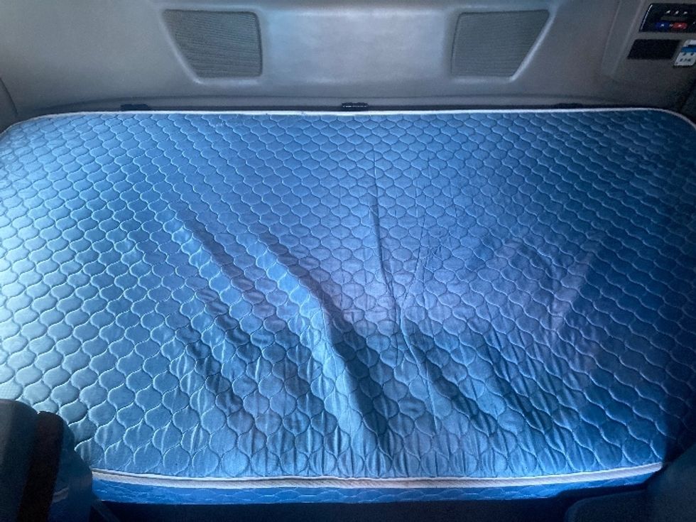 Sleeper Tractor-Heavy Duty Tractors-International-2020-LT625-El Paso-TX-745,360\n\t\tmiles-$ 28,500 - Image 17