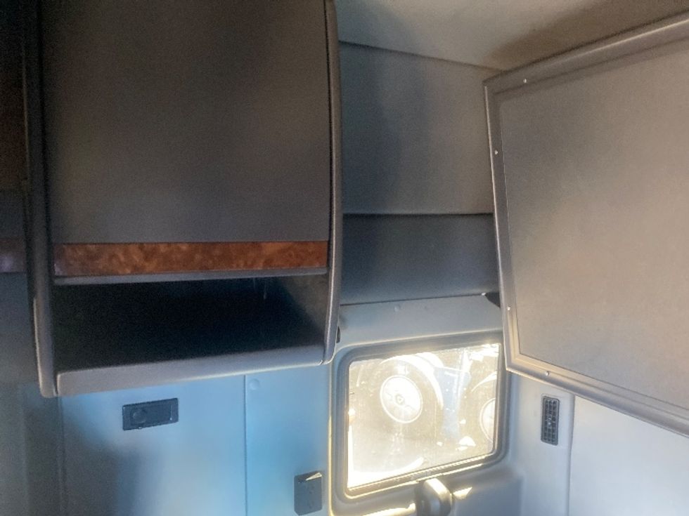 Sleeper Tractor-Heavy Duty Tractors-International-2020-LT625-El Paso-TX-745,360\n\t\tmiles-$ 28,500 - Image 19