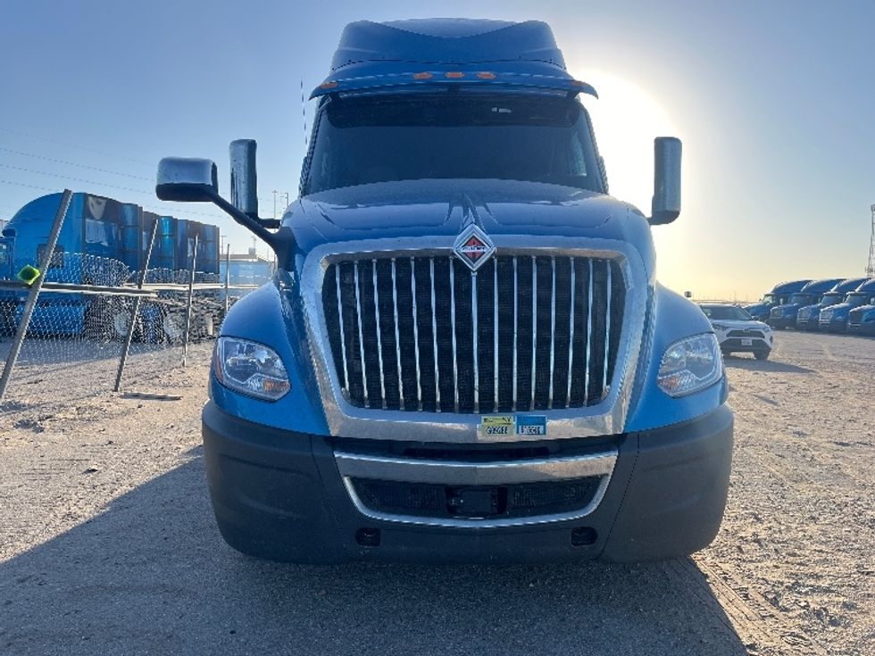 Sleeper Tractor-Heavy Duty Tractors-International-2020-LT625-El Paso-TX-745,534\n\t\tmiles-$ 28,500 - Image 2