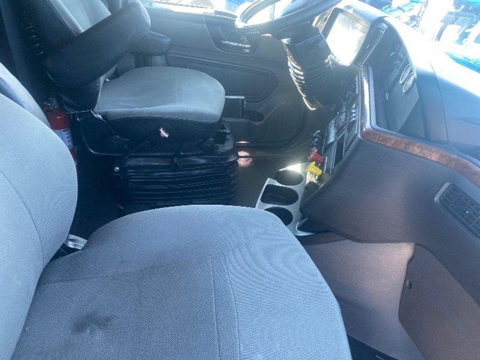 Sleeper Tractor-Heavy Duty Tractors-International-2020-LT625-El Paso-TX-746,347\n\t\tmiles-$ 28,500 - Image 15