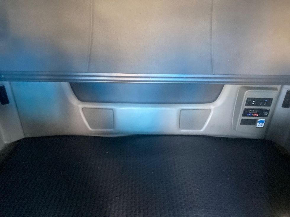 Sleeper Tractor-Heavy Duty Tractors-International-2020-LT625-El Paso-TX-746,347\n\t\tmiles-$ 28,500 - Image 16