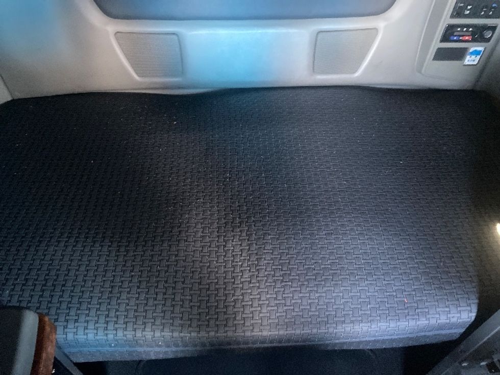 Sleeper Tractor-Heavy Duty Tractors-International-2020-LT625-El Paso-TX-746,347\n\t\tmiles-$ 28,500 - Image 17