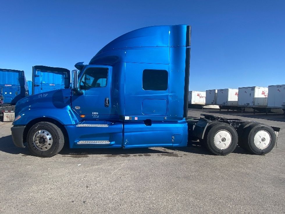 Sleeper Tractor-Heavy Duty Tractors-International-2020-LT625-El Paso-TX-746,347\n\t\tmiles-$ 28,500 - Image 4