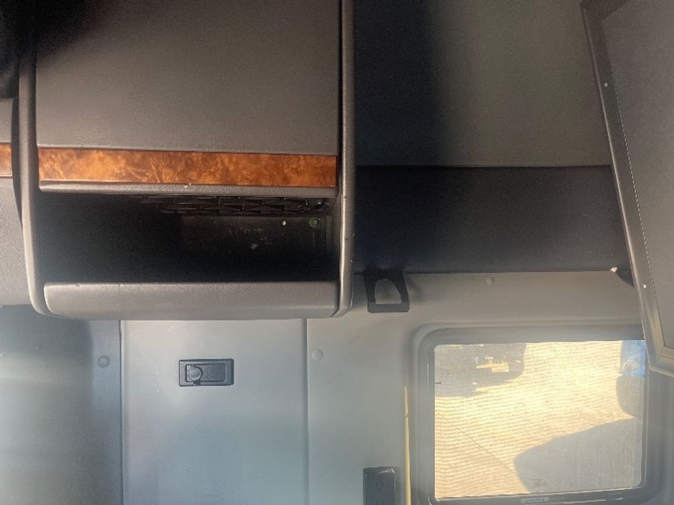 Sleeper Tractor-Heavy Duty Tractors-International-2020-LT625-El Paso-TX-748,888\n\t\tmiles-$ 28,250 - Image 19