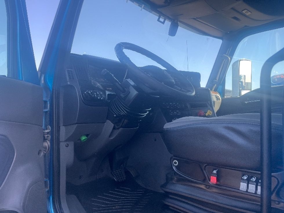 Sleeper Tractor-Heavy Duty Tractors-International-2020-LT625-El Paso-TX-748,888\n\t\tmiles-$ 28,250 - Image 9