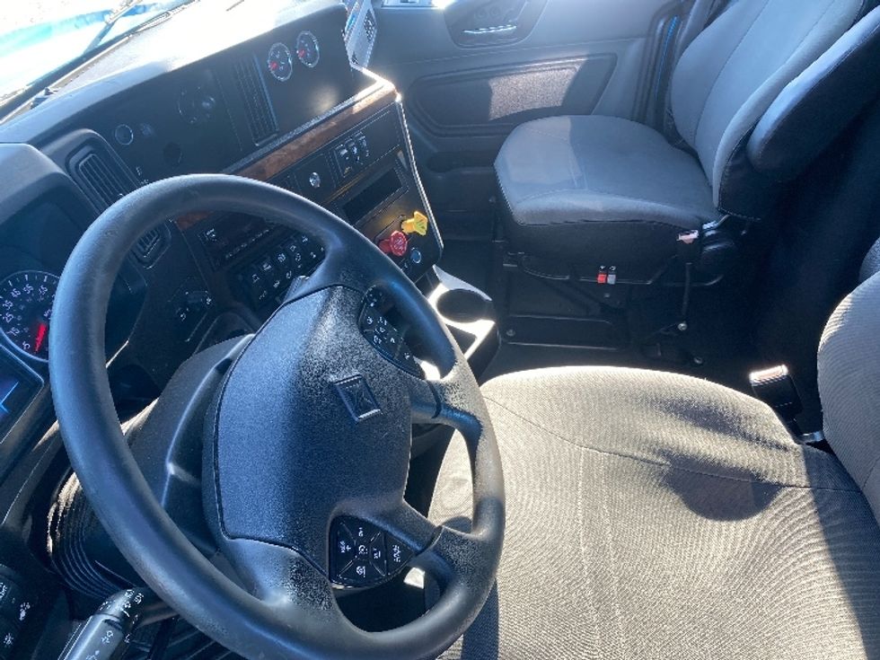 Sleeper Tractor-Heavy Duty Tractors-International-2020-LT625-El Paso-TX-750,148\n\t\tmiles-$ 28,250 - Image 10