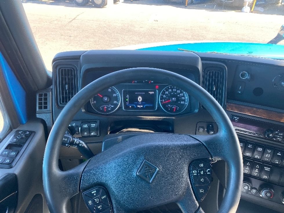 Sleeper Tractor-Heavy Duty Tractors-International-2020-LT625-El Paso-TX-750,148\n\t\tmiles-$ 28,250 - Image 11