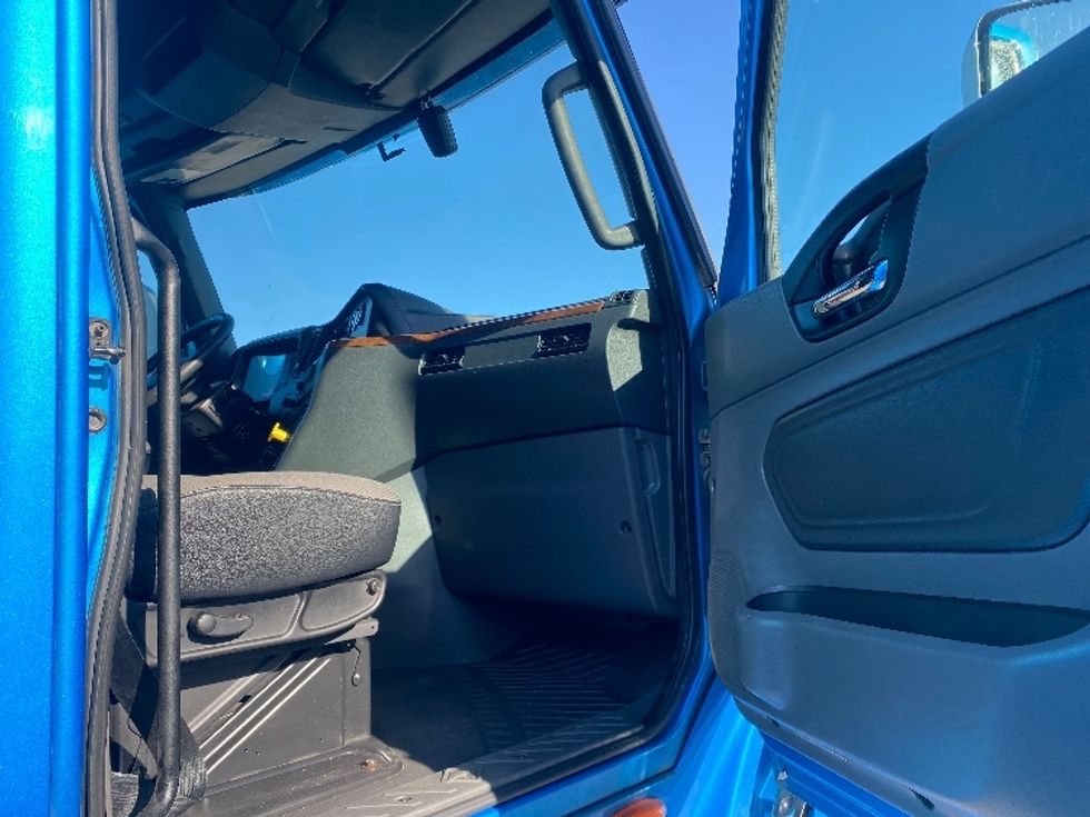 Sleeper Tractor-Heavy Duty Tractors-International-2020-LT625-El Paso-TX-750,148\n\t\tmiles-$ 28,250 - Image 13