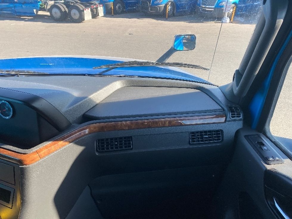 Sleeper Tractor-Heavy Duty Tractors-International-2020-LT625-El Paso-TX-750,148\n\t\tmiles-$ 28,250 - Image 14