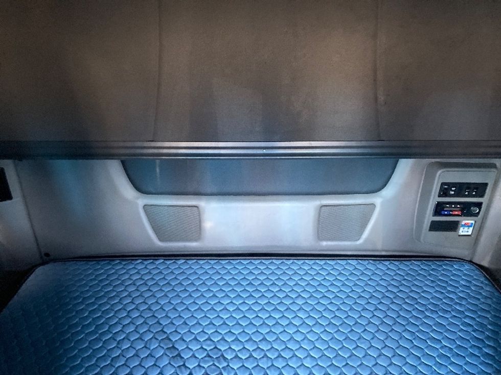 Sleeper Tractor-Heavy Duty Tractors-International-2020-LT625-El Paso-TX-750,148\n\t\tmiles-$ 28,250 - Image 16