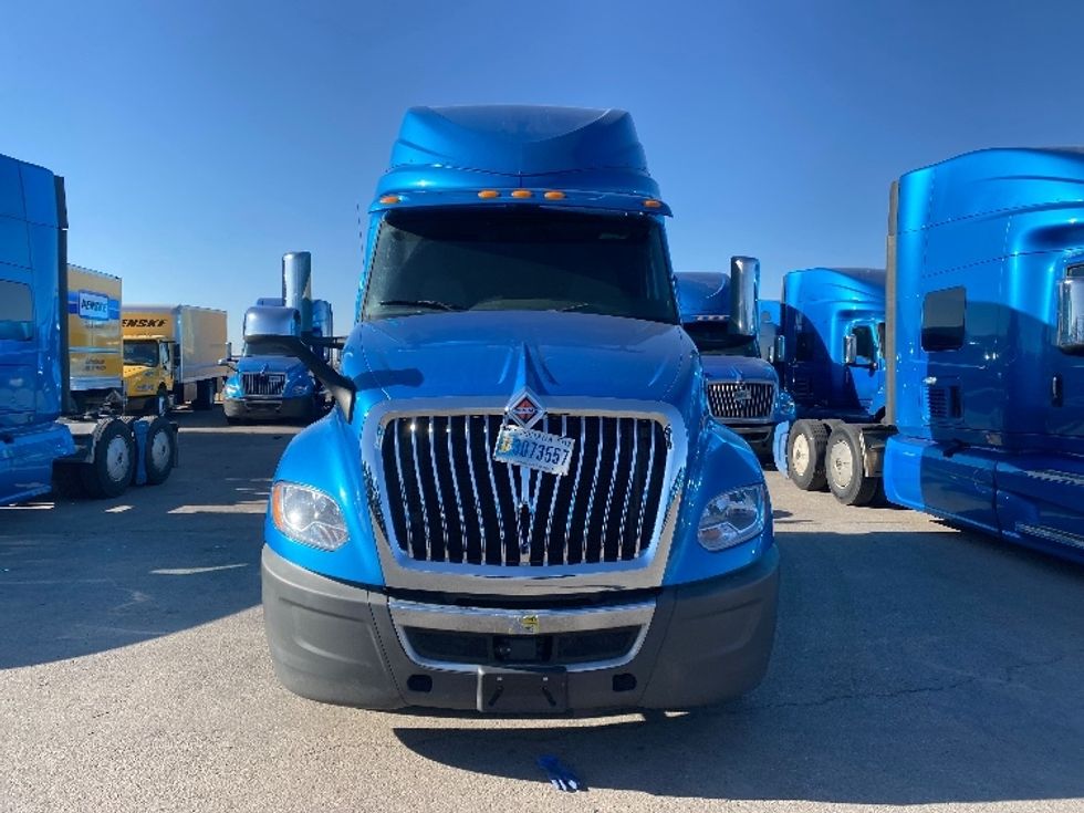 Sleeper Tractor-Heavy Duty Tractors-International-2020-LT625-El Paso-TX-750,148\n\t\tmiles-$ 28,250 - Image 2