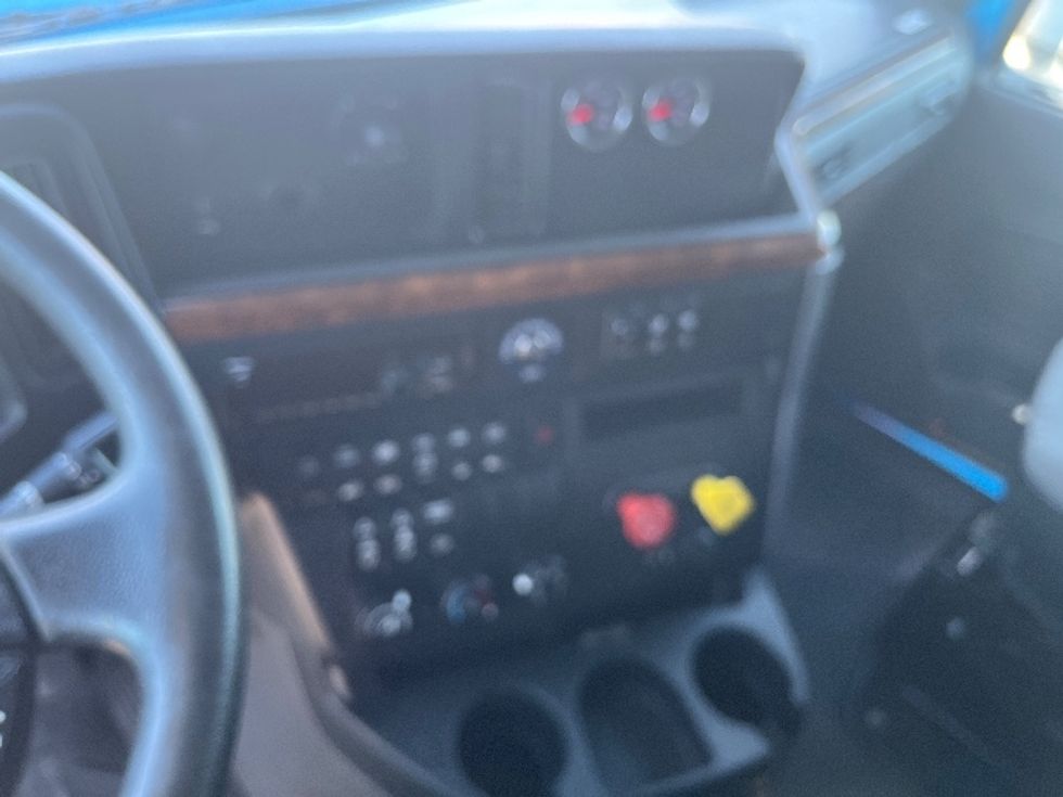 Sleeper Tractor-Heavy Duty Tractors-International-2020-LT625-El Paso-TX-750,280\n\t\tmiles-$ 28,250 - Image 10