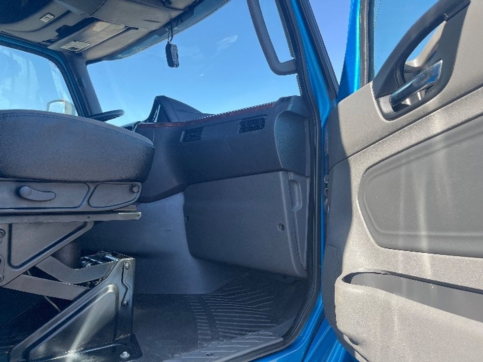 Sleeper Tractor-Heavy Duty Tractors-International-2020-LT625-El Paso-TX-750,280\n\t\tmiles-$ 28,250 - Image 13