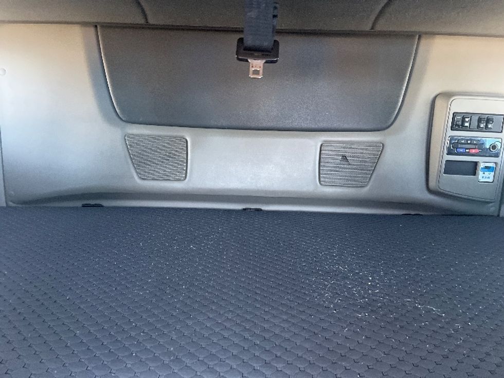 Sleeper Tractor-Heavy Duty Tractors-International-2020-LT625-El Paso-TX-750,280\n\t\tmiles-$ 28,250 - Image 16