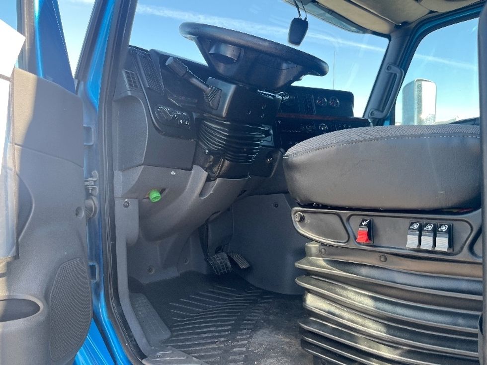 Sleeper Tractor-Heavy Duty Tractors-International-2020-LT625-El Paso-TX-750,280\n\t\tmiles-$ 28,250 - Image 9