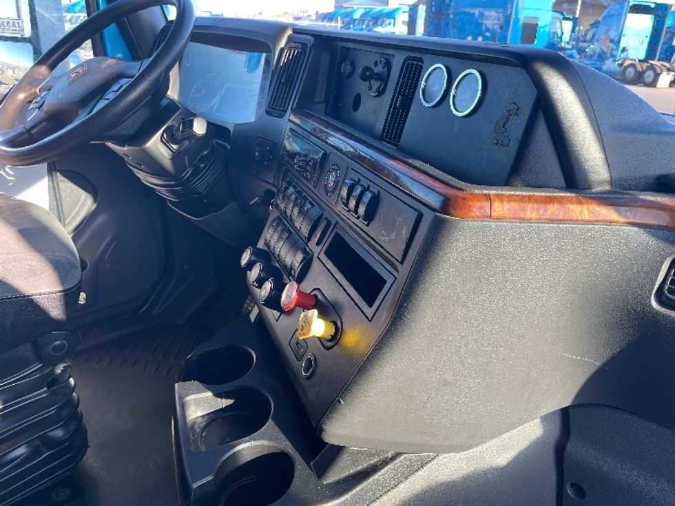 Sleeper Tractor-Heavy Duty Tractors-International-2020-LT625-El Paso-TX-750,423\n\t\tmiles-$ 28,250 - Image 15