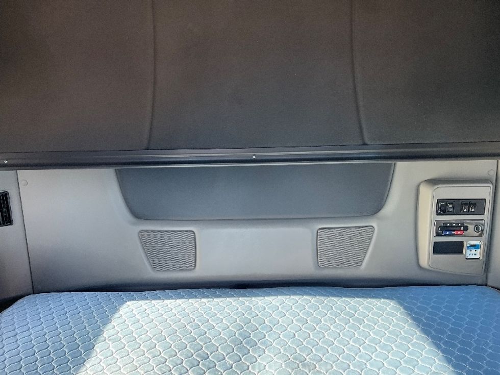 2020 International LT625 LT photo 15
