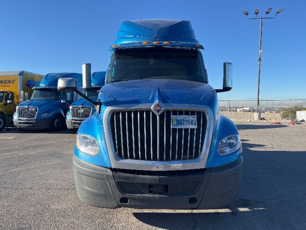 2020 International LT625 LT photo 2