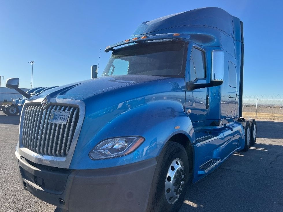 2020 International LT625 LT photo 3