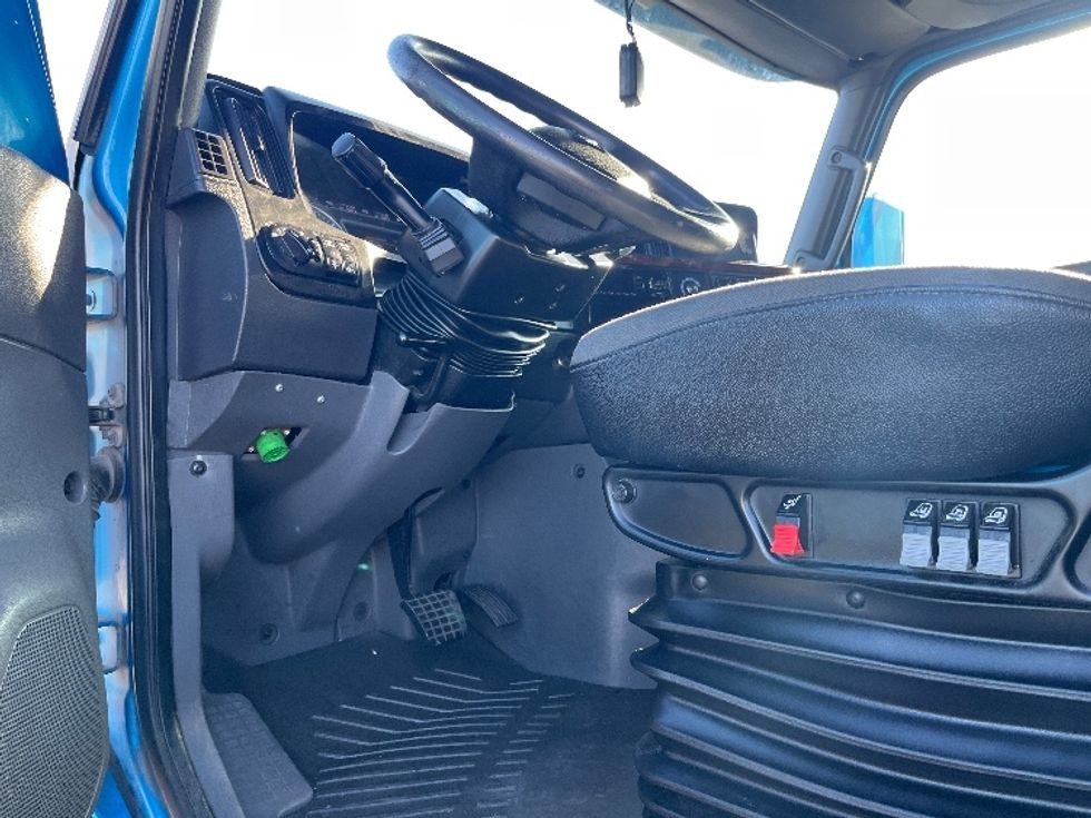 2020 International LT625 LT photo 9