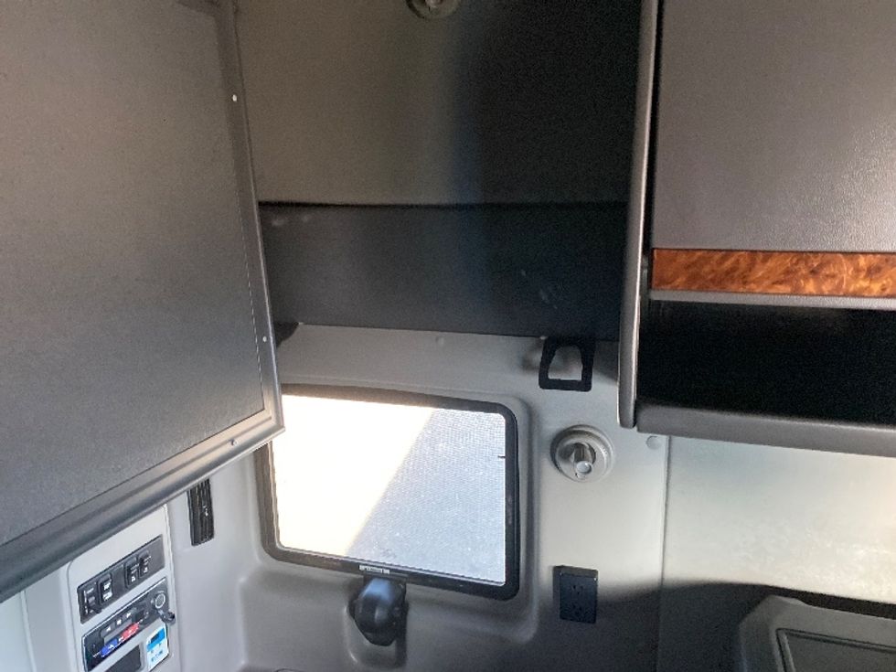 Sleeper Tractor-Heavy Duty Tractors-International-2020-LT625-El Paso-TX-750,922\n\t\tmiles-$ 28,250 - Image 18