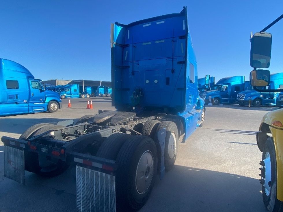 2020 International LT625 LT photo 7