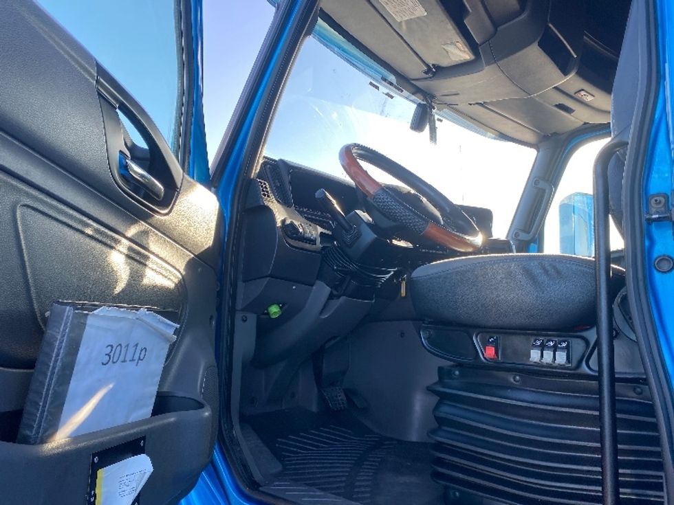 Sleeper Tractor-Heavy Duty Tractors-International-2020-LT625-El Paso-TX-750,922\n\t\tmiles-$ 28,250 - Image 9