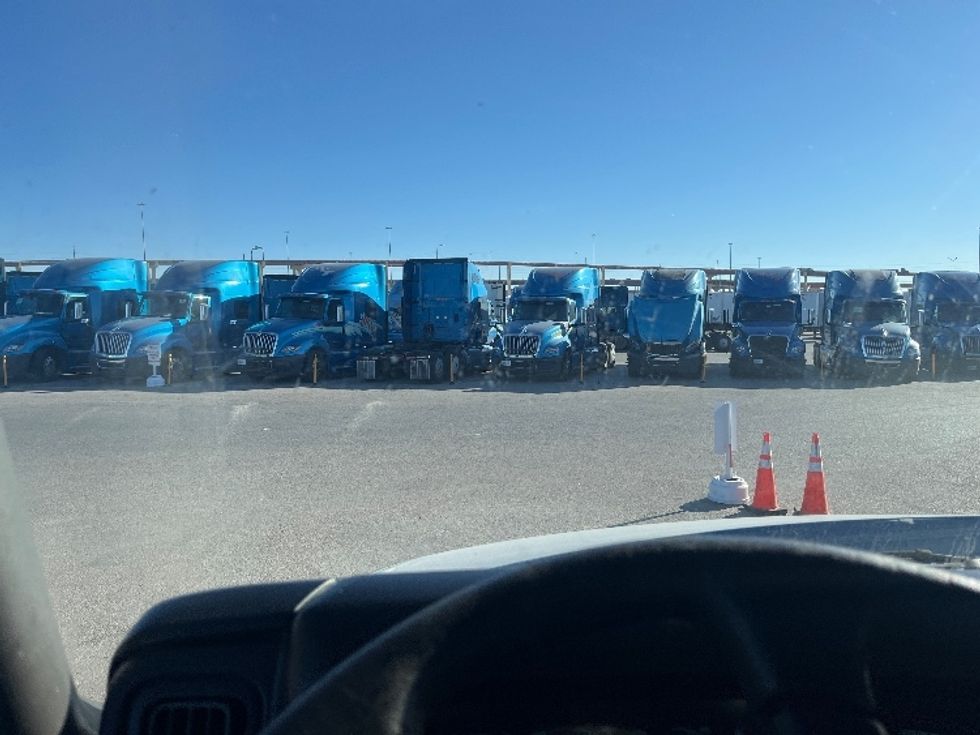 Sleeper Tractor-Heavy Duty Tractors-International-2020-LT625-El Paso-TX-751,389\n\t\tmiles-$ 28,250 - Image 11