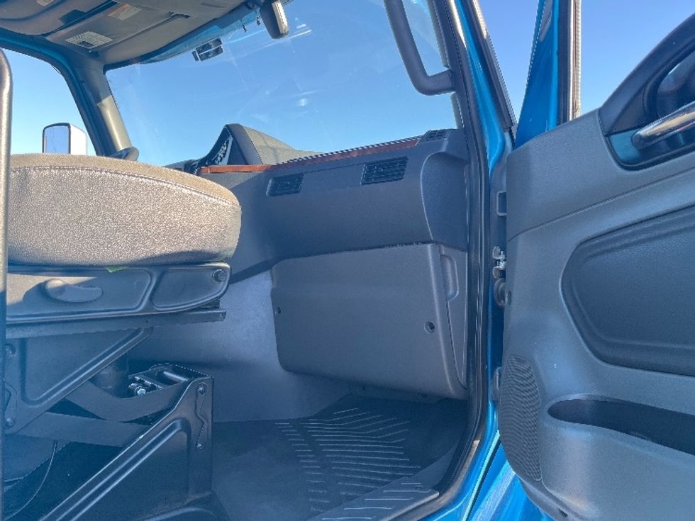 Sleeper Tractor-Heavy Duty Tractors-International-2020-LT625-El Paso-TX-751,389\n\t\tmiles-$ 28,250 - Image 13