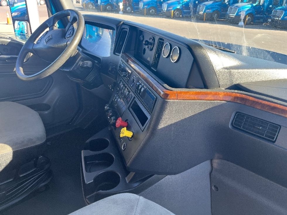 Sleeper Tractor-Heavy Duty Tractors-International-2020-LT625-El Paso-TX-751,389\n\t\tmiles-$ 28,250 - Image 15