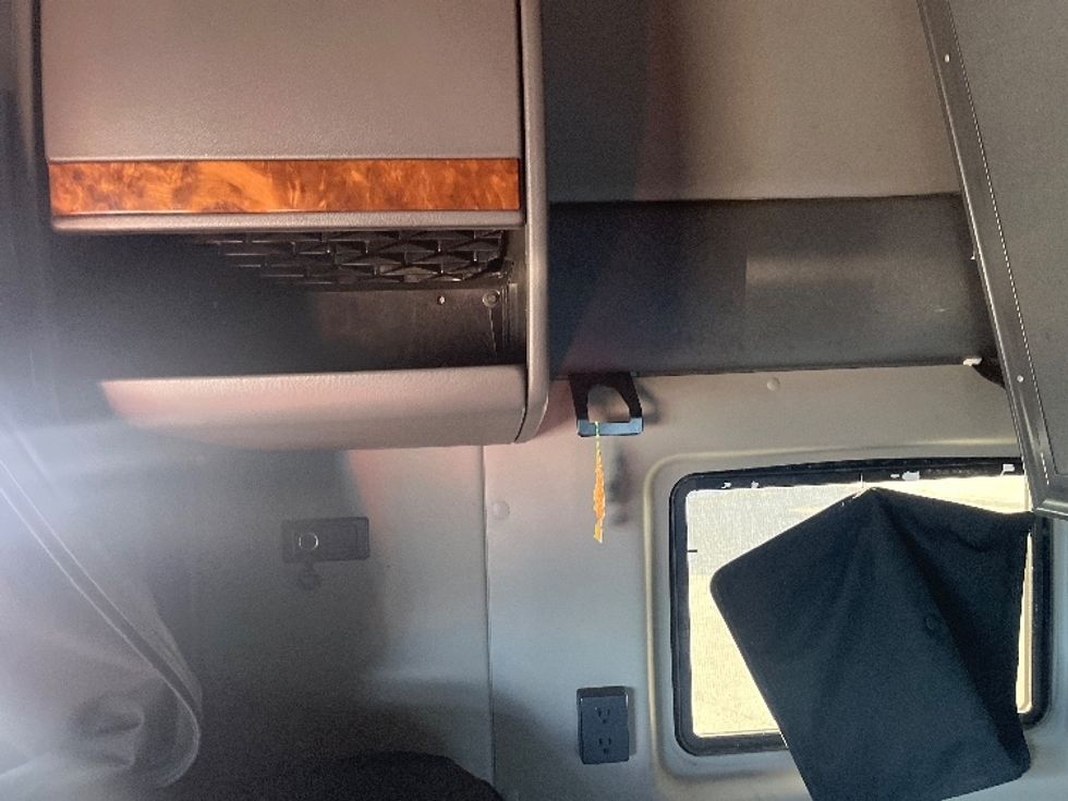 Sleeper Tractor-Heavy Duty Tractors-International-2020-LT625-El Paso-TX-751,389\n\t\tmiles-$ 28,250 - Image 19