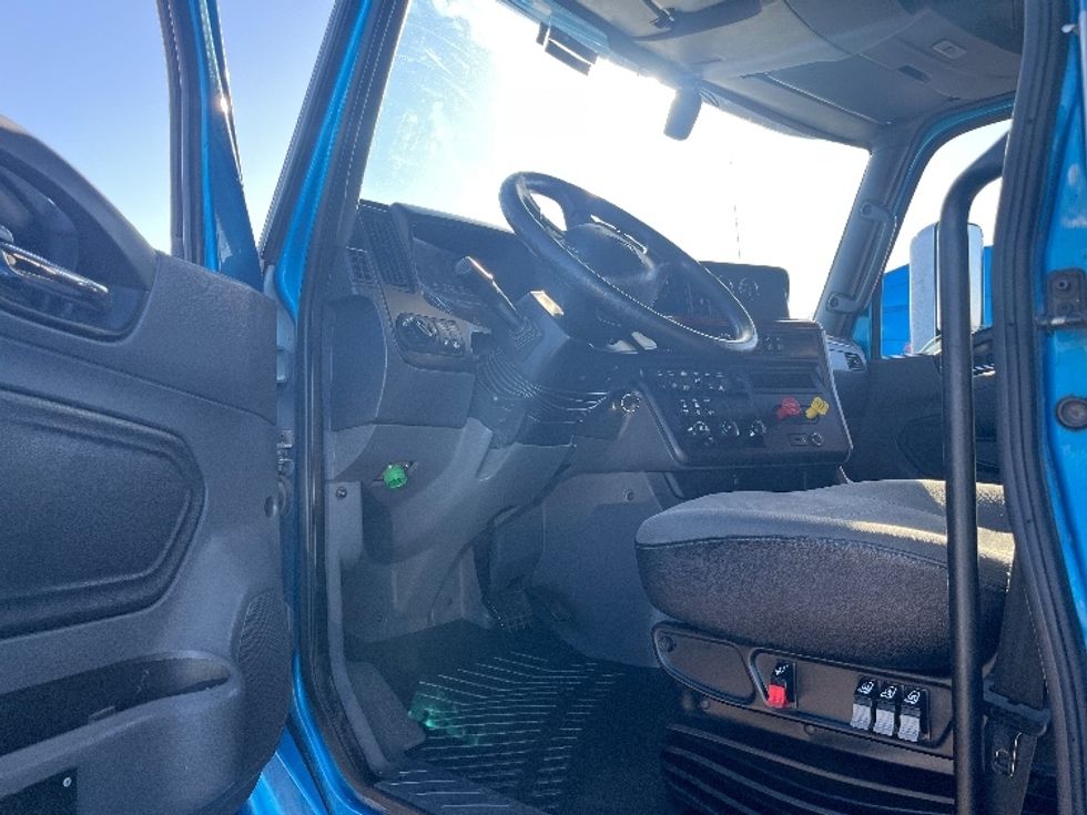 Sleeper Tractor-Heavy Duty Tractors-International-2020-LT625-El Paso-TX-751,389\n\t\tmiles-$ 28,250 - Image 9