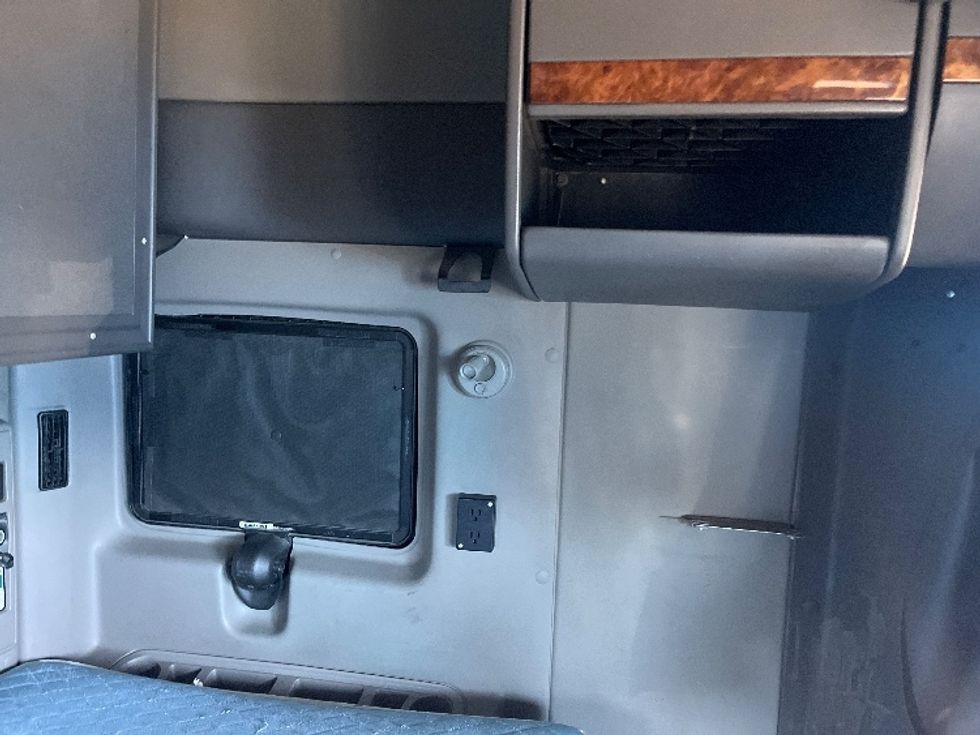 Sleeper Tractor-Heavy Duty Tractors-International-2020-LT625-El Paso-TX-752,248\n\t\tmiles-$ 28,000 - Image 18