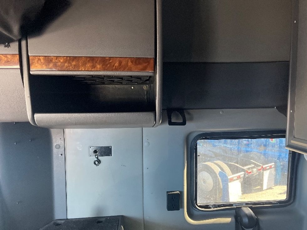 Sleeper Tractor-Heavy Duty Tractors-International-2020-LT625-El Paso-TX-752,248\n\t\tmiles-$ 28,000 - Image 19