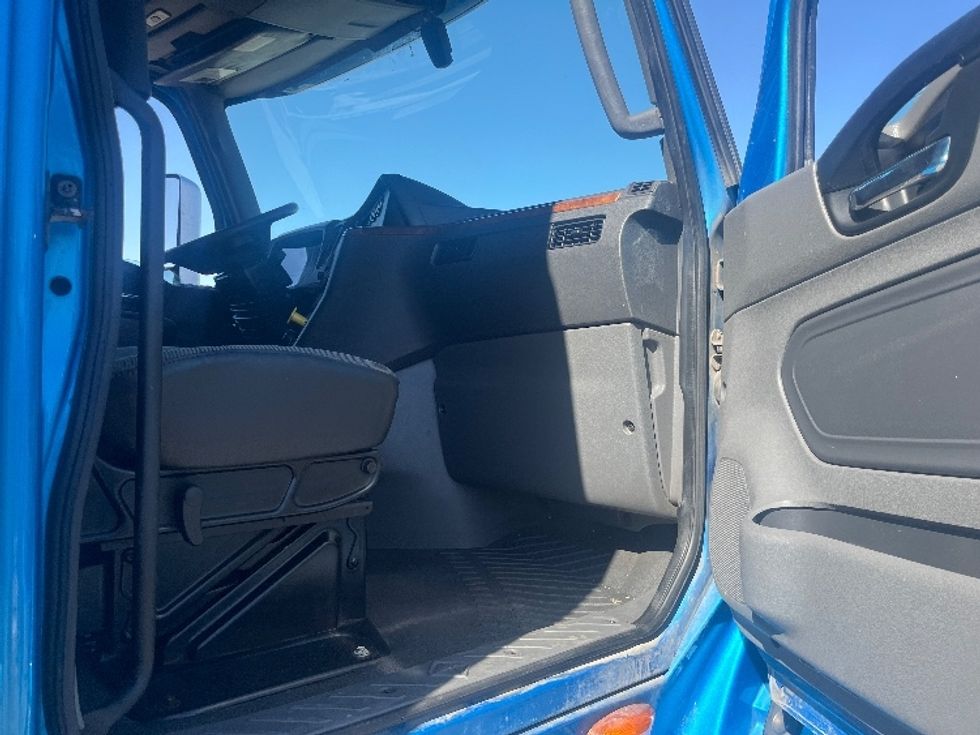 Sleeper Tractor-Heavy Duty Tractors-International-2020-LT625-El Paso-TX-753,707\n\t\tmiles-$ 28,000 - Image 13