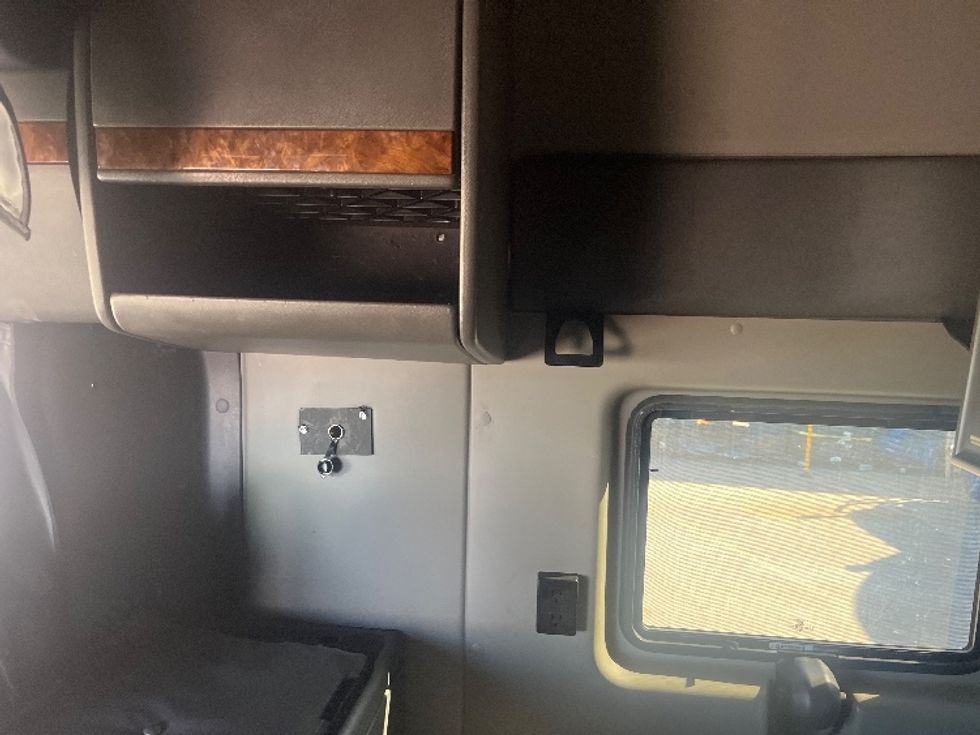 Sleeper Tractor-Heavy Duty Tractors-International-2020-LT625-El Paso-TX-753,707\n\t\tmiles-$ 28,000 - Image 19