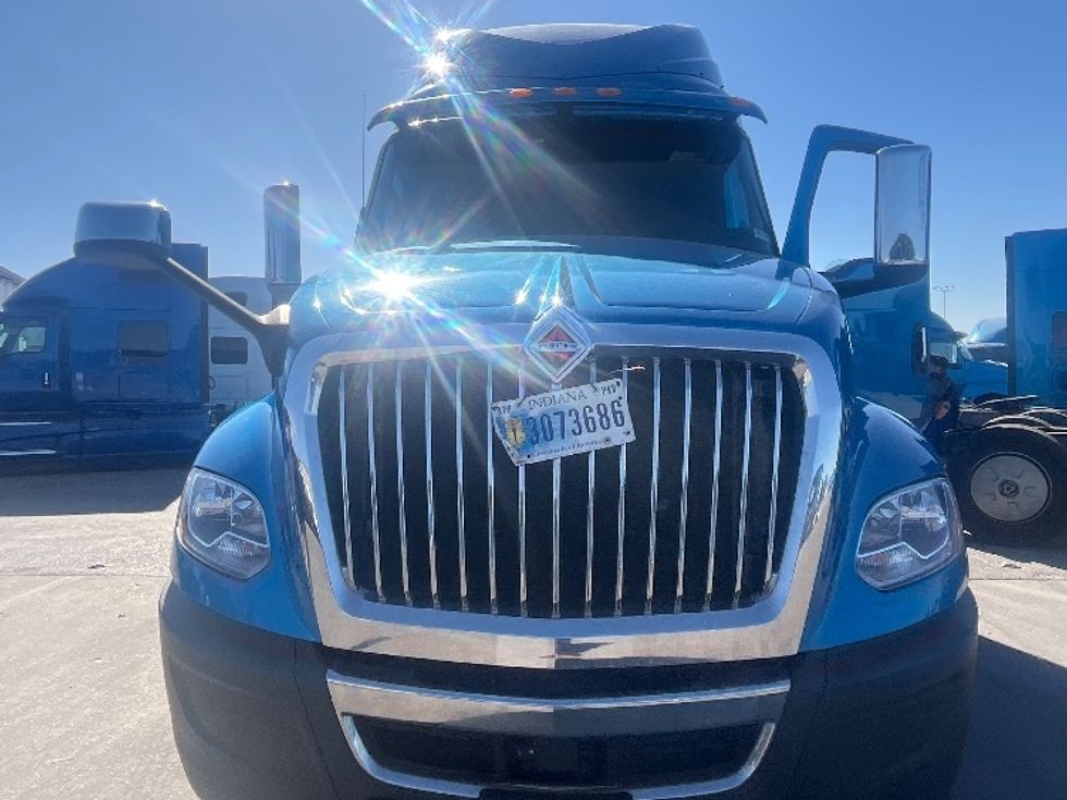 Sleeper Tractor-Heavy Duty Tractors-International-2020-LT625-El Paso-TX-753,707\n\t\tmiles-$ 28,000 - Image 2