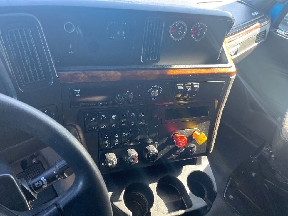 Sleeper Tractor-Heavy Duty Tractors-International-2020-LT625-El Paso-TX-754,052\n\t\tmiles-$ 28,000 - Image 10