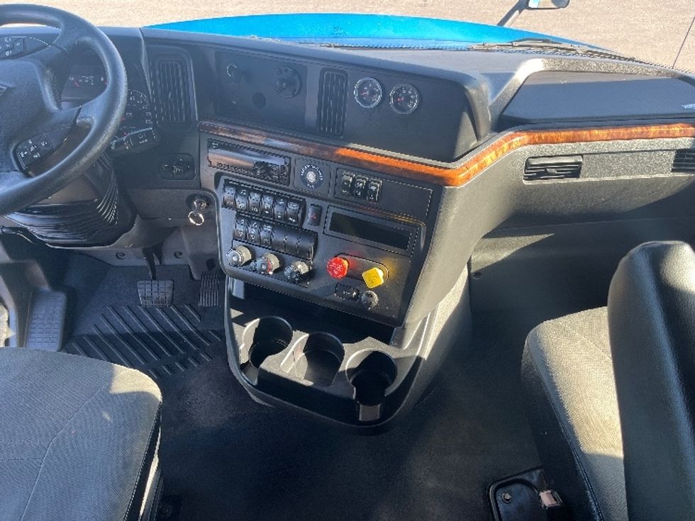 Sleeper Tractor-Heavy Duty Tractors-International-2020-LT625-El Paso-TX-754,052\n\t\tmiles-$ 28,000 - Image 12