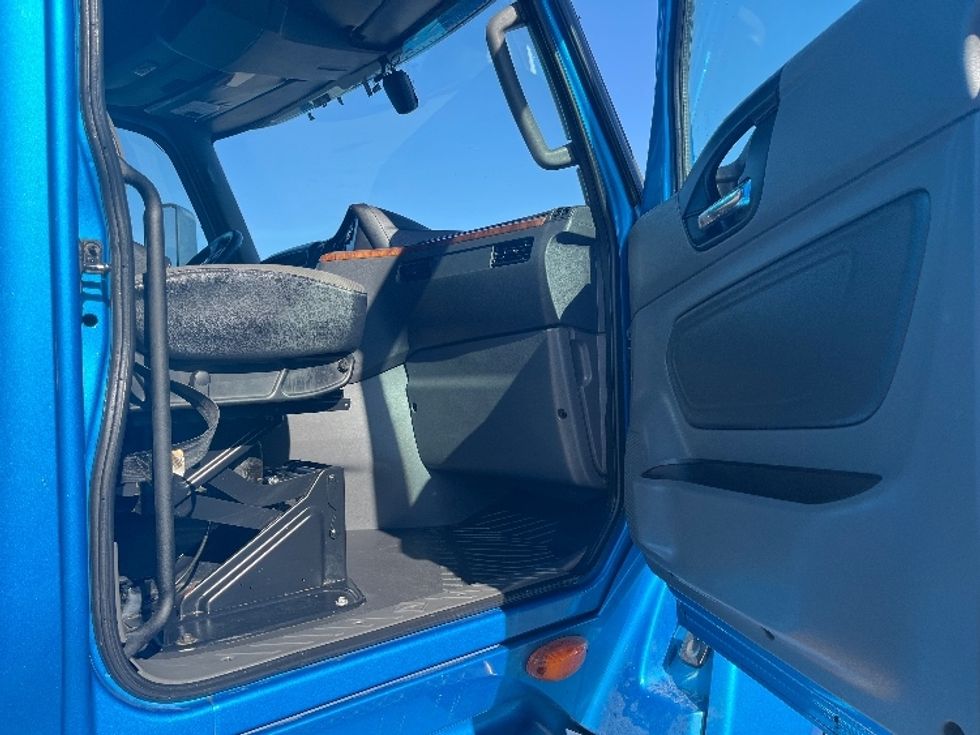 Sleeper Tractor-Heavy Duty Tractors-International-2020-LT625-El Paso-TX-754,052\n\t\tmiles-$ 28,000 - Image 13