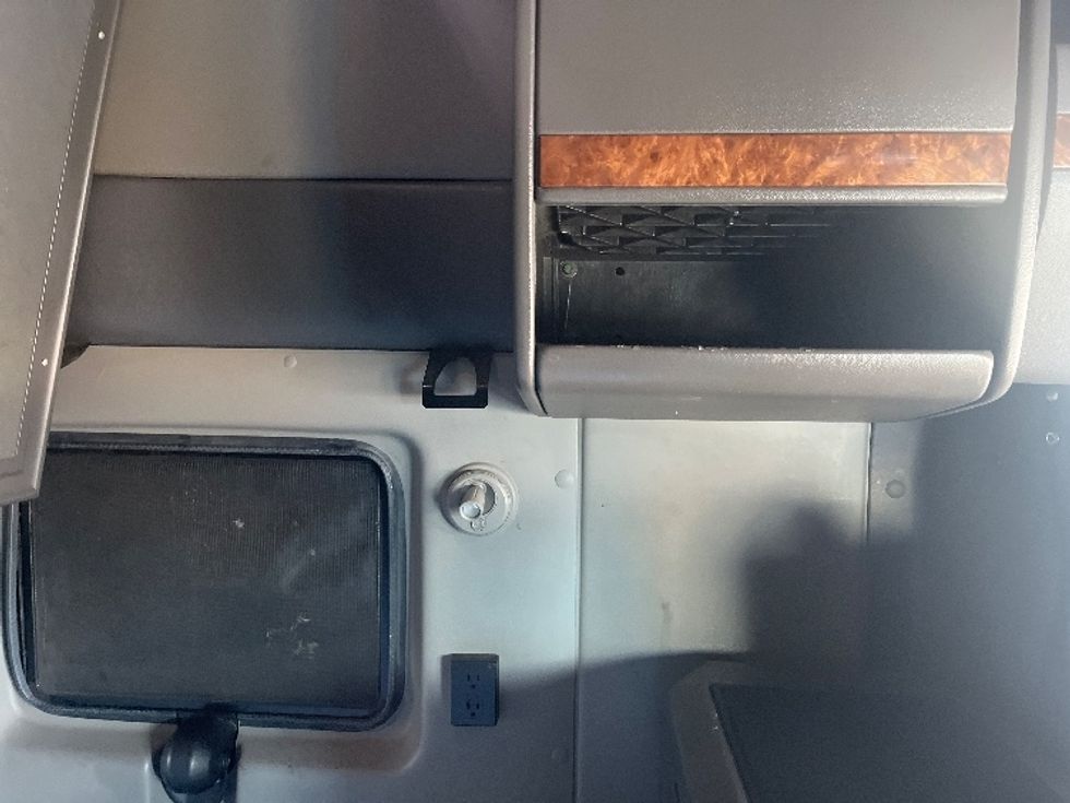 Sleeper Tractor-Heavy Duty Tractors-International-2020-LT625-El Paso-TX-754,052\n\t\tmiles-$ 28,000 - Image 18