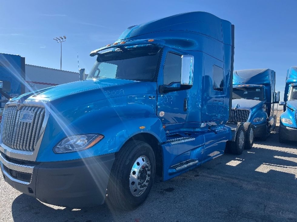 Sleeper Tractor-Heavy Duty Tractors-International-2020-LT625-El Paso-TX-754,052\n\t\tmiles-$ 28,000 - Image 3