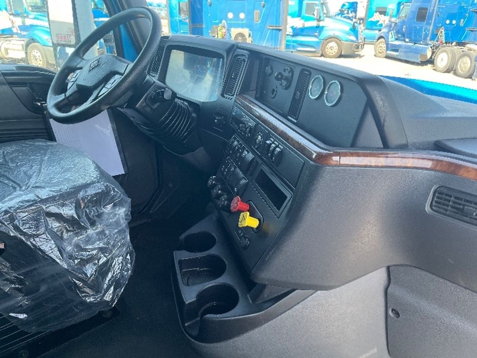 Sleeper Tractor-Heavy Duty Tractors-International-2020-LT625-El Paso-TX-757,249\n\t\tmiles-$ 28,000 - Image 15