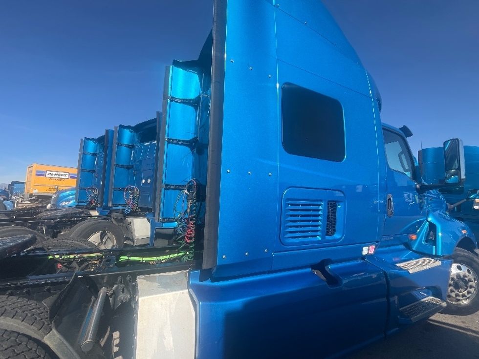 2020 International LT625 LT photo 7