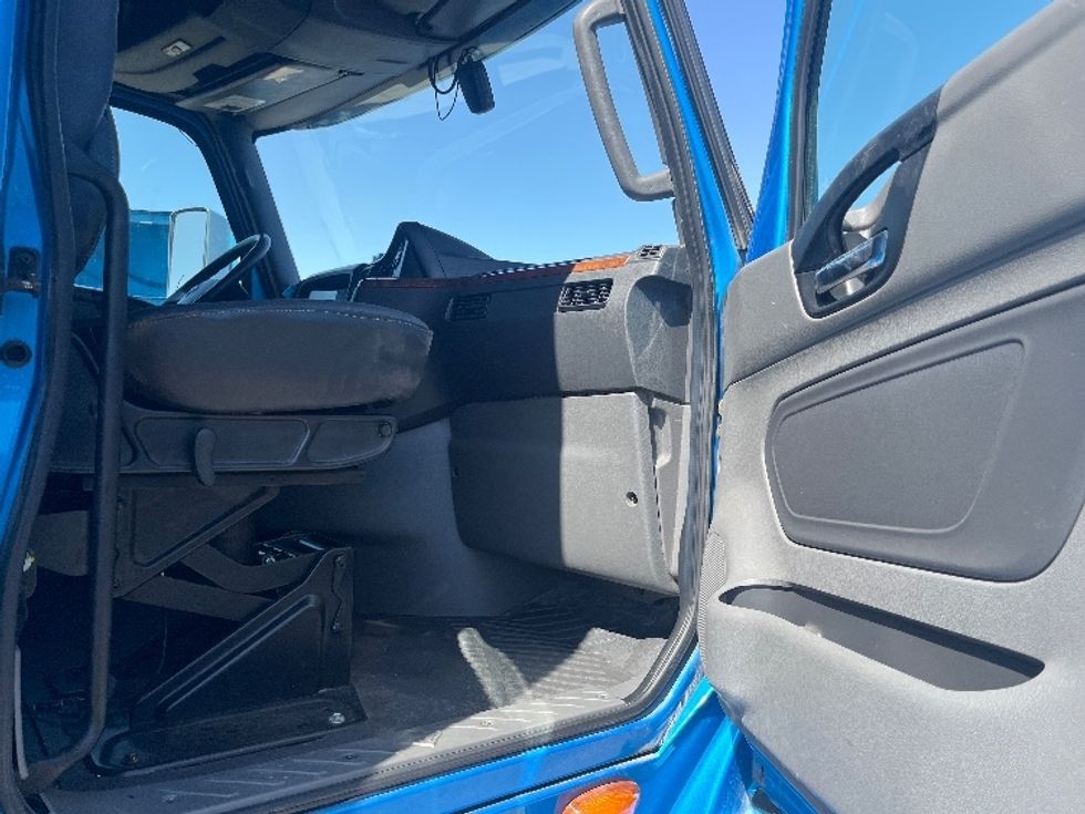 Sleeper Tractor-Heavy Duty Tractors-International-2020-LT625-El Paso-TX-758,313\n\t\tmiles-$ 28,000 - Image 13