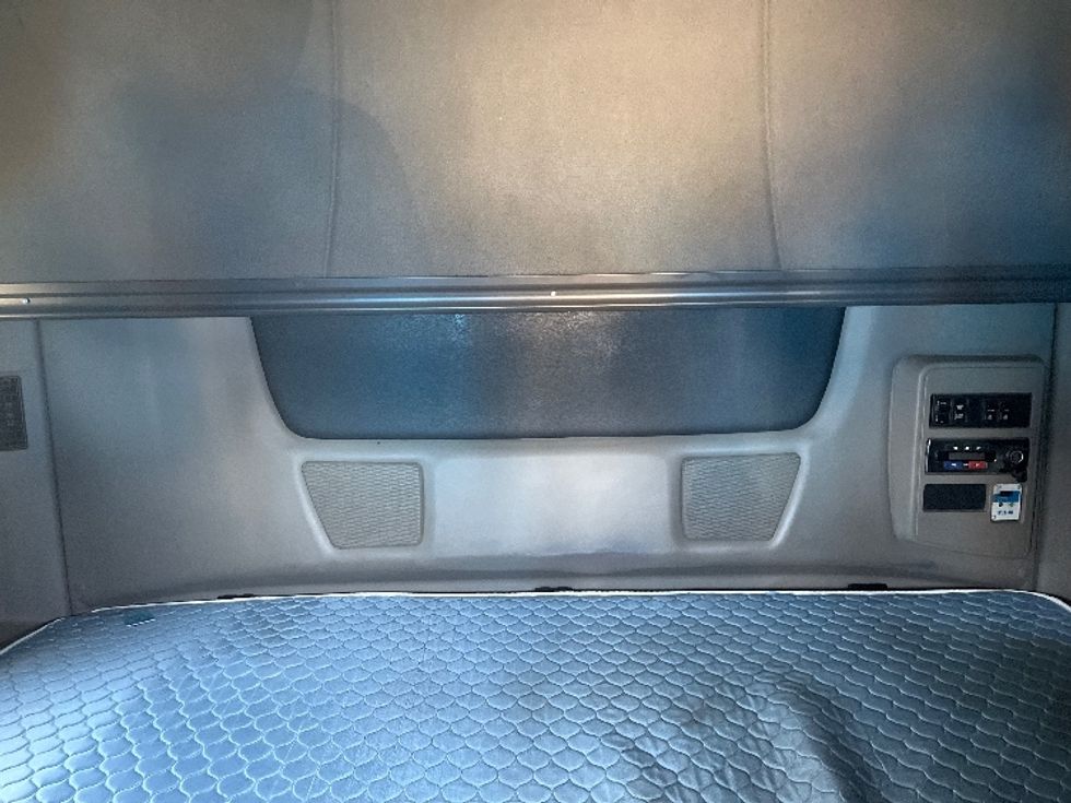 Sleeper Tractor-Heavy Duty Tractors-International-2020-LT625-El Paso-TX-758,313\n\t\tmiles-$ 28,000 - Image 16